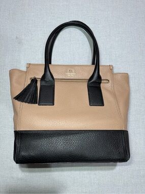 EUC Kate Spade Southport Leather Beige/Black Satchel Tote with Tassel
